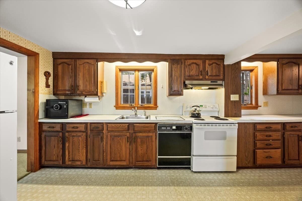 Single Family Residence at 47 Little Rock Ave, Falmouth MA 02540, photo 15 of 32