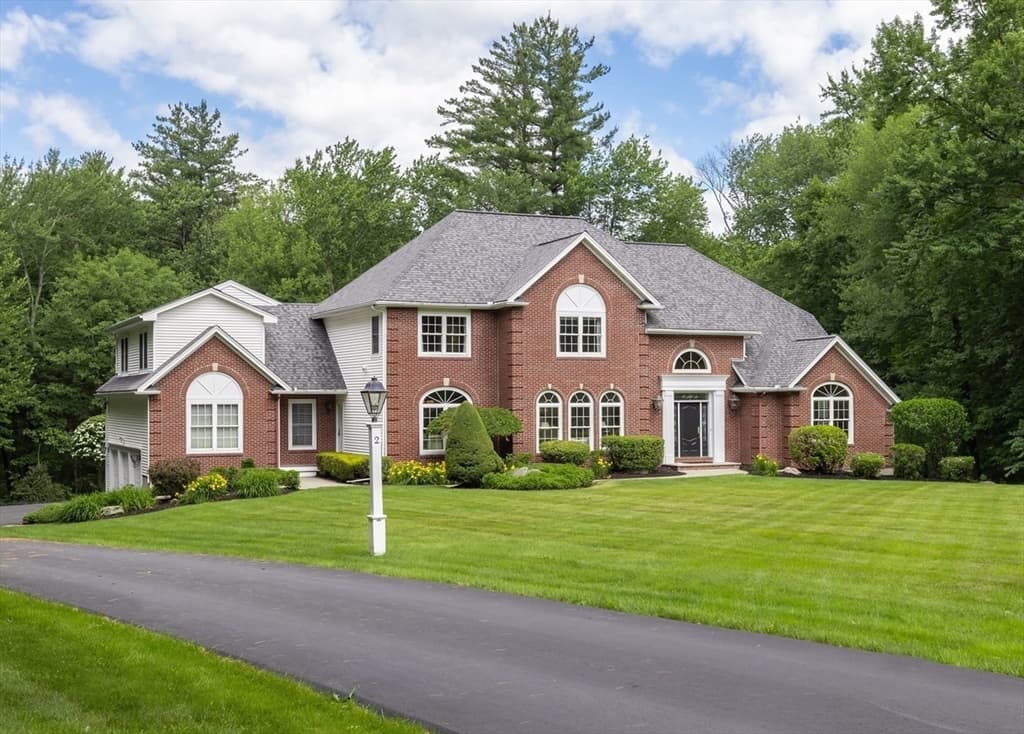 2 Eden Cir, Westborough MA 01581