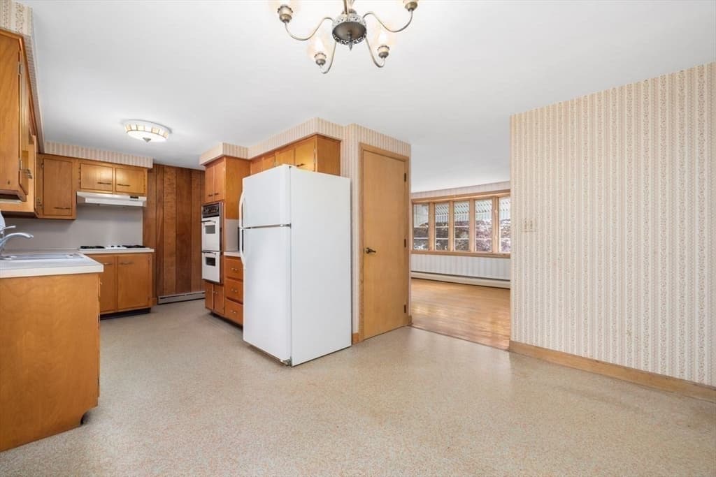 Single Family Residence at 27 Hinsdale St, Swansea MA 02777, Swansea, photo 14 of 36