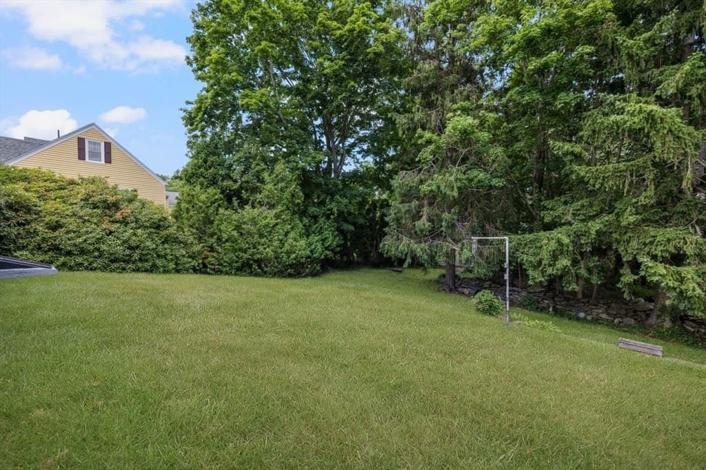 Single Family Residence at 27 Hinsdale St, Swansea MA 02777, Swansea, photo 29 of 36