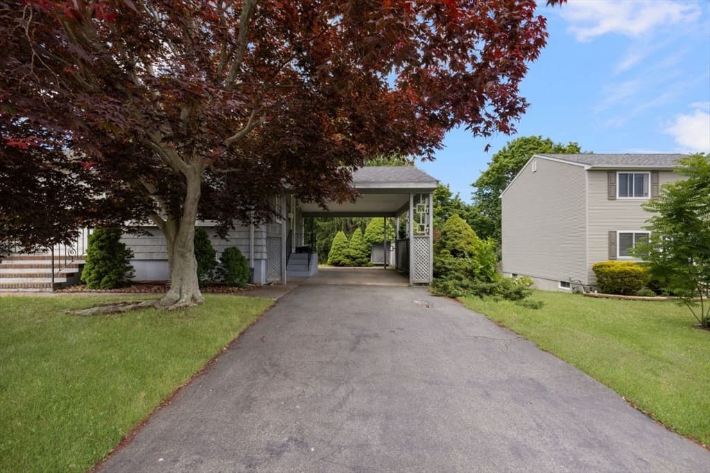 Single Family Residence at 27 Hinsdale St, Swansea MA 02777, Swansea, photo 4 of 36