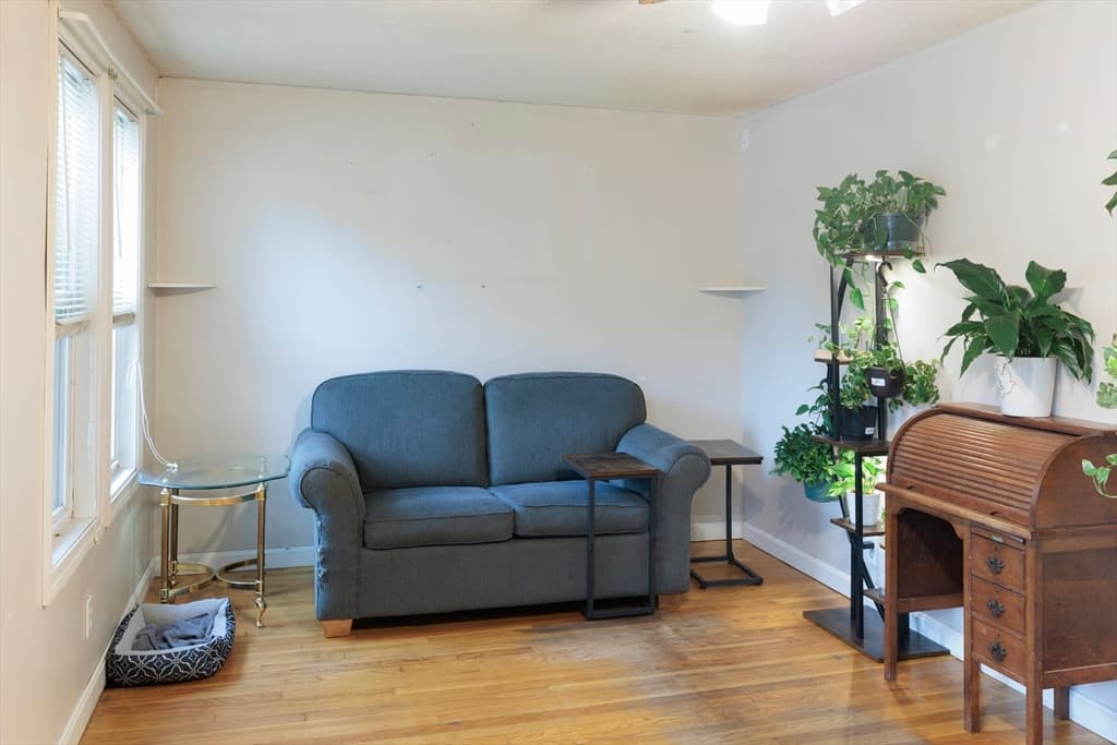 10 Larsen Ln, Billerica MA 01862 photo 2