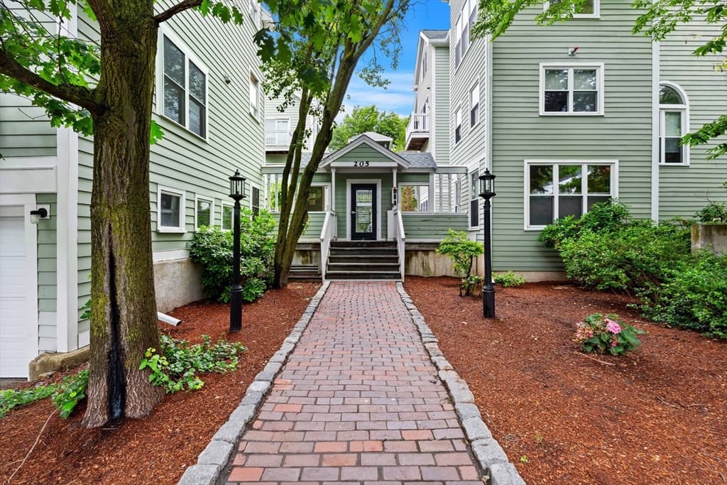 205 Richdale Ave # A14, Cambridge MA 02140