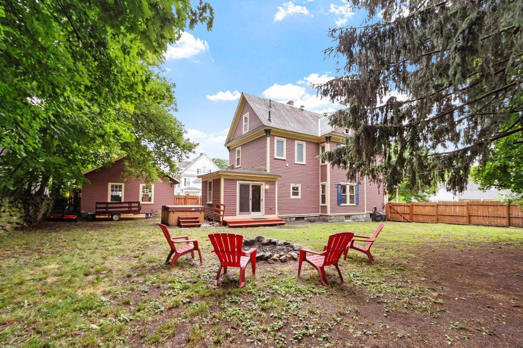 Single Family Residence at 192 Wentworth Ave, Lowell MA 01852, photo 5 of 38