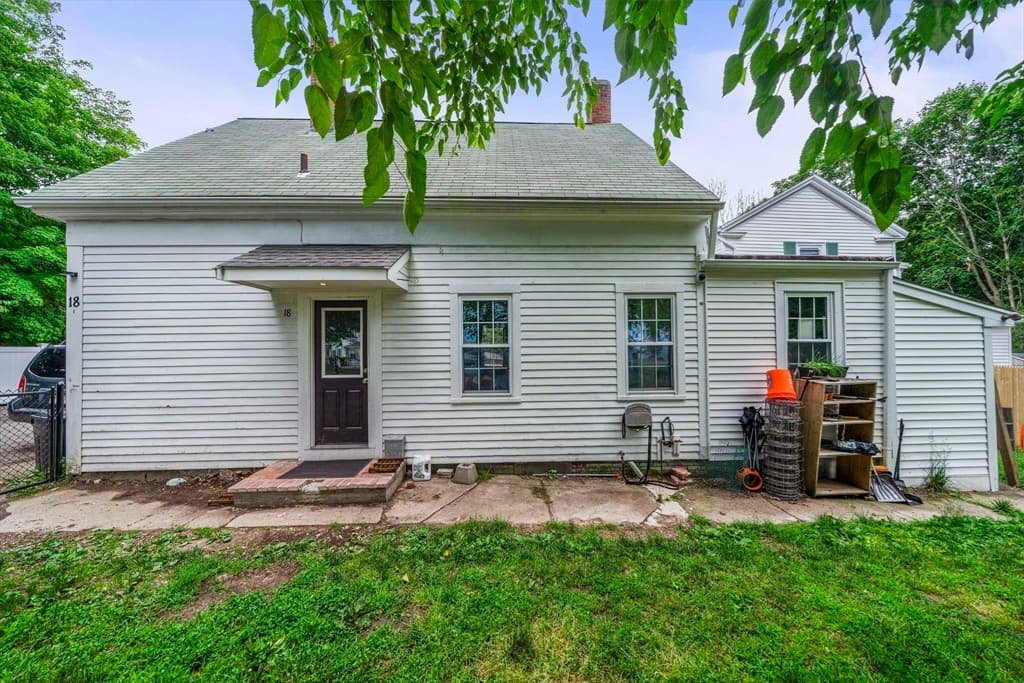 18 Bolton Pl, Bridgewater MA 02324 photo 2