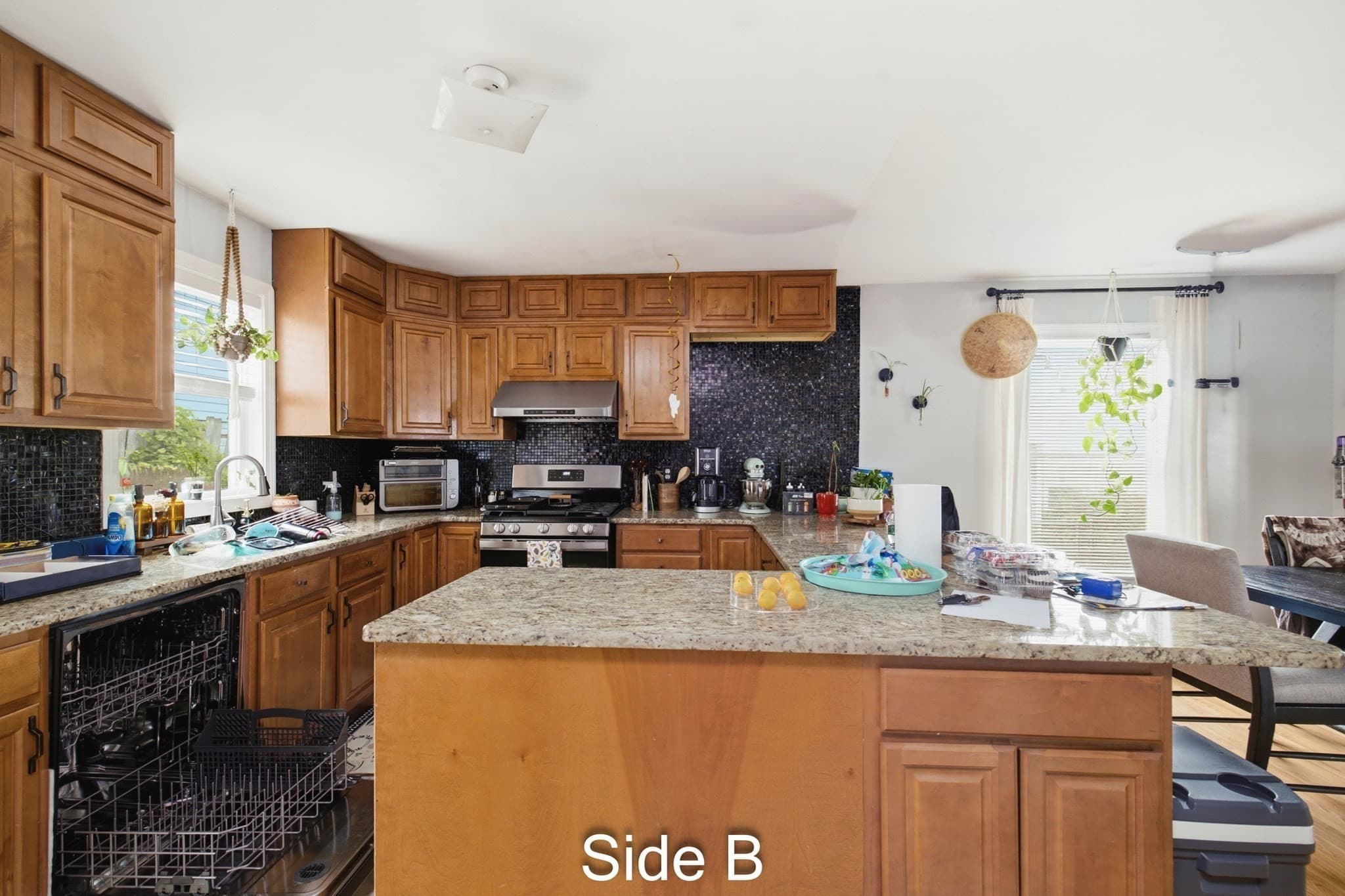 2 Family - 2 Units Side by Side at 129-131 State Street, New Bedford MA 02740, photo 19 of 40