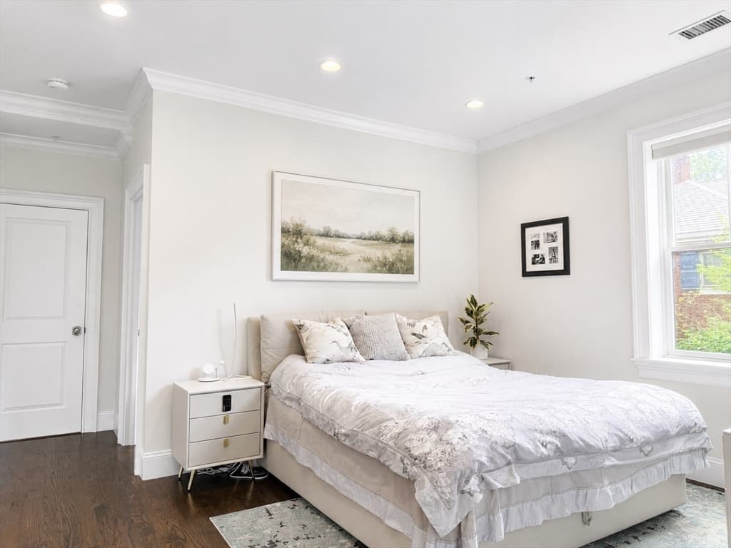 Condominium at 25 Euston St # 2, Brookline MA 02446, photo 7 of 14