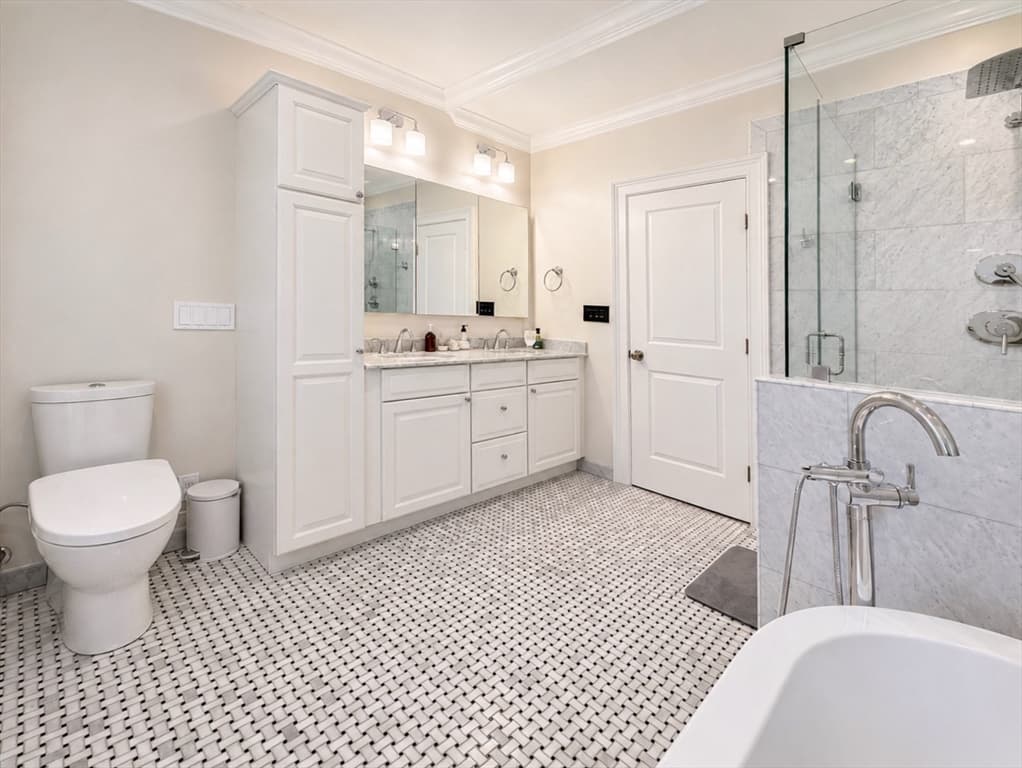 Condominium at 25 Euston St # 2, Brookline MA 02446, photo 9 of 14