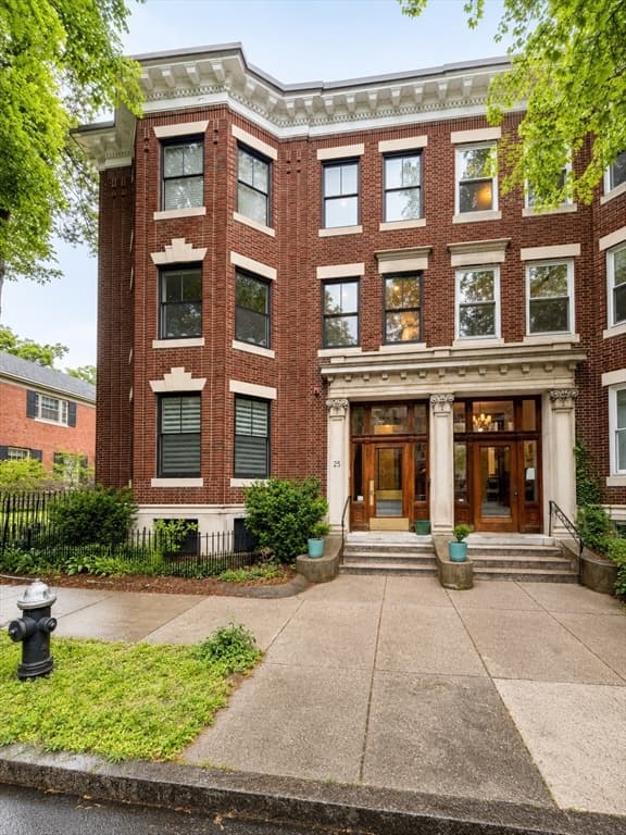 Condominium at 25 Euston St # 2, Brookline MA 02446, photo 14 of 14