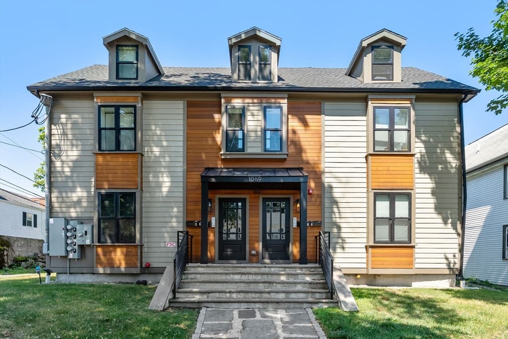 1069 Washington St # 1, Boston MA 02124