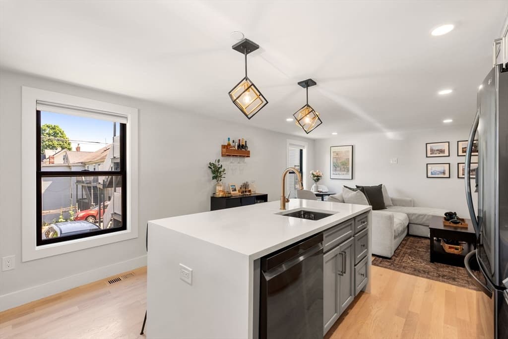 Condominium at 1069 Washington St # 1, Boston MA 02124, Boston, photo 9 of 18