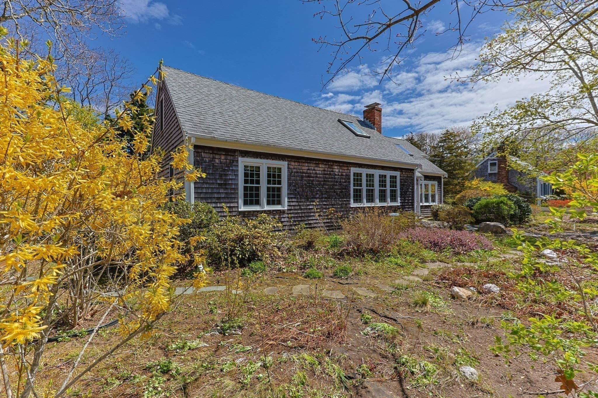 Single Family Residence at 90 Comanche Dr, Falmouth MA 02540, photo 3 of 42