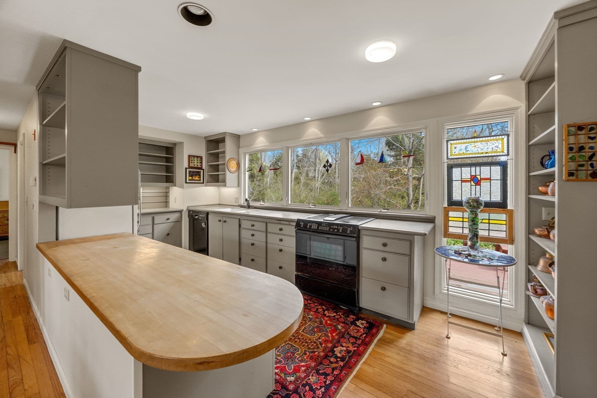 Single Family Residence at 90 Comanche Dr, Falmouth MA 02540, photo 20 of 42