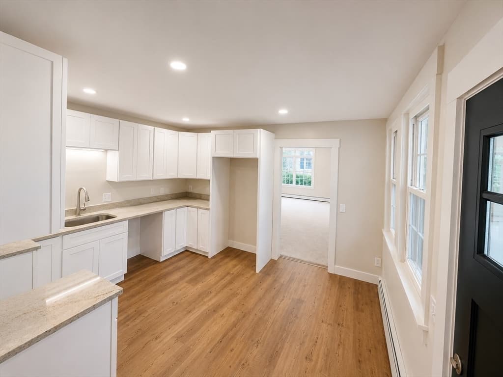1076 Hill Street, Northbridge MA 01534 photo 5