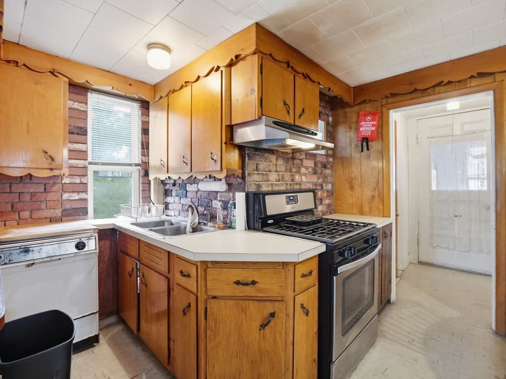 Multi Family at 11-13 Brookfield St, Boston MA 02131, Boston, photo 6 of 42
