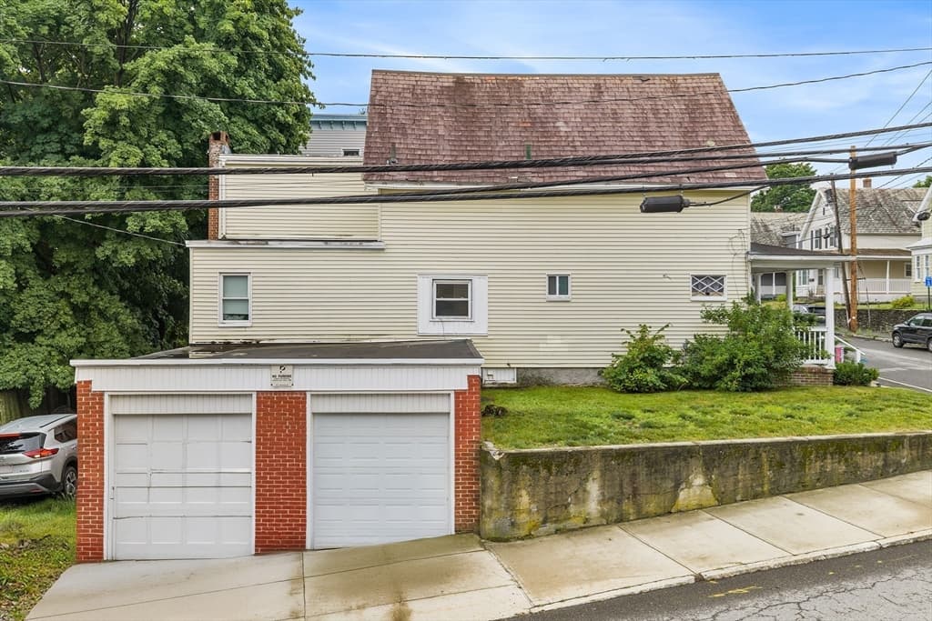 Single Family Residence at 113 Cedar St, Fitchburg MA 01420, photo 25 of 26