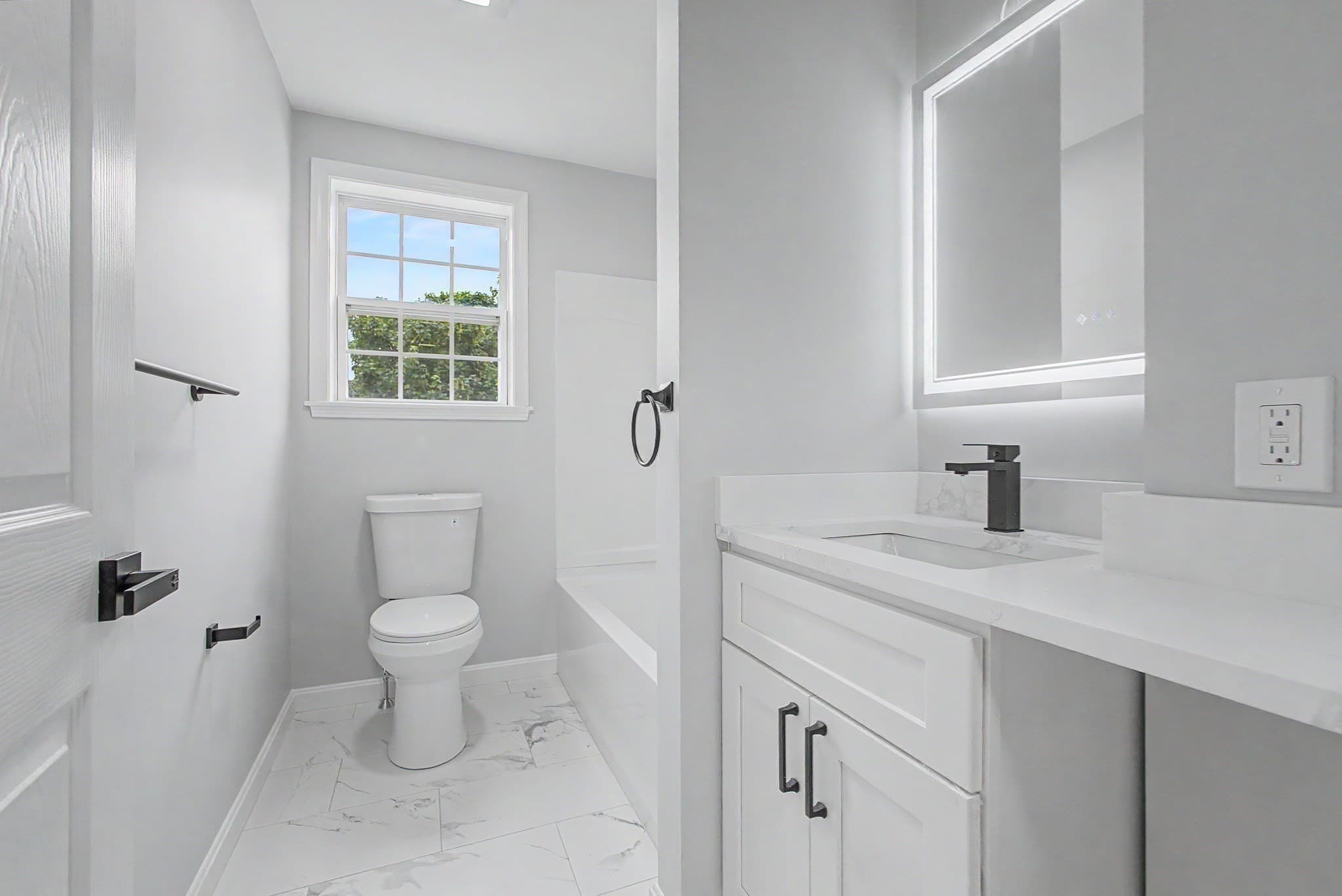 Single Family Residence at 298 King St, Fall River MA 02724, photo 13 of 20