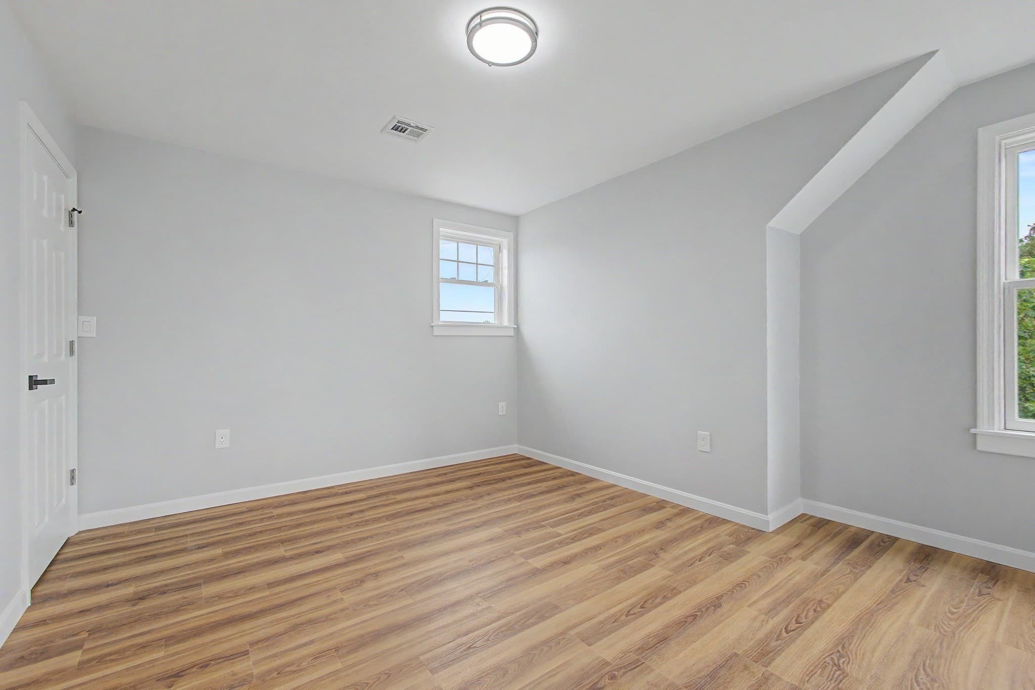 Single Family Residence at 298 King St, Fall River MA 02724, photo 7 of 20