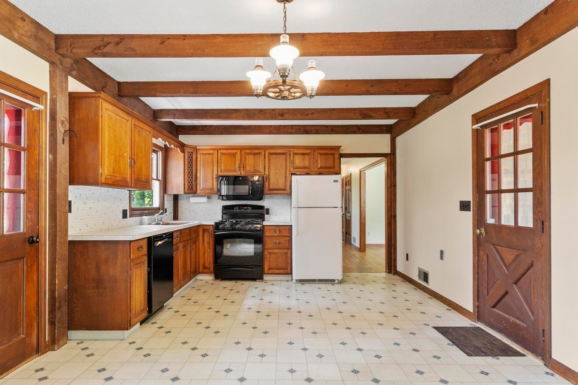 Single Family Residence at 9 Laurel Ln, Princeton MA 01541, Princeton, photo 3 of 40
