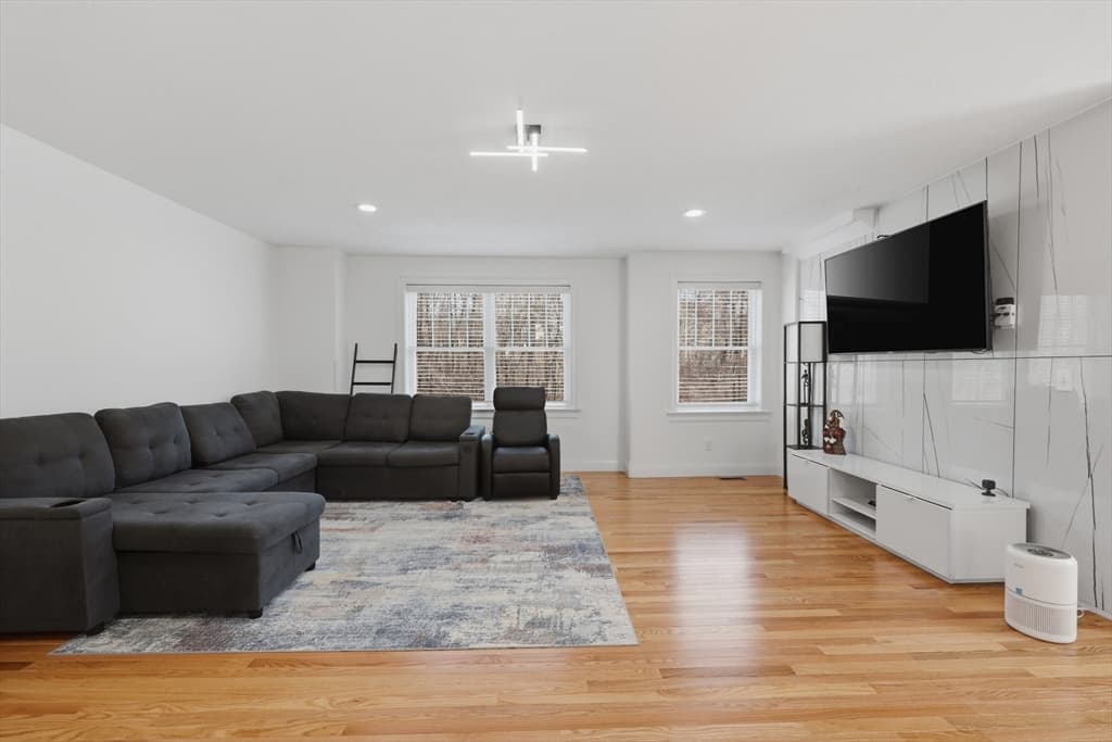 670A Burncoat St # A, Worcester MA 01606 photo 6