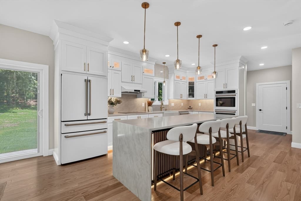 Single Family Residence at 139 Middle Rd, Southampton MA 01073, Southampton, photo 2 of 42