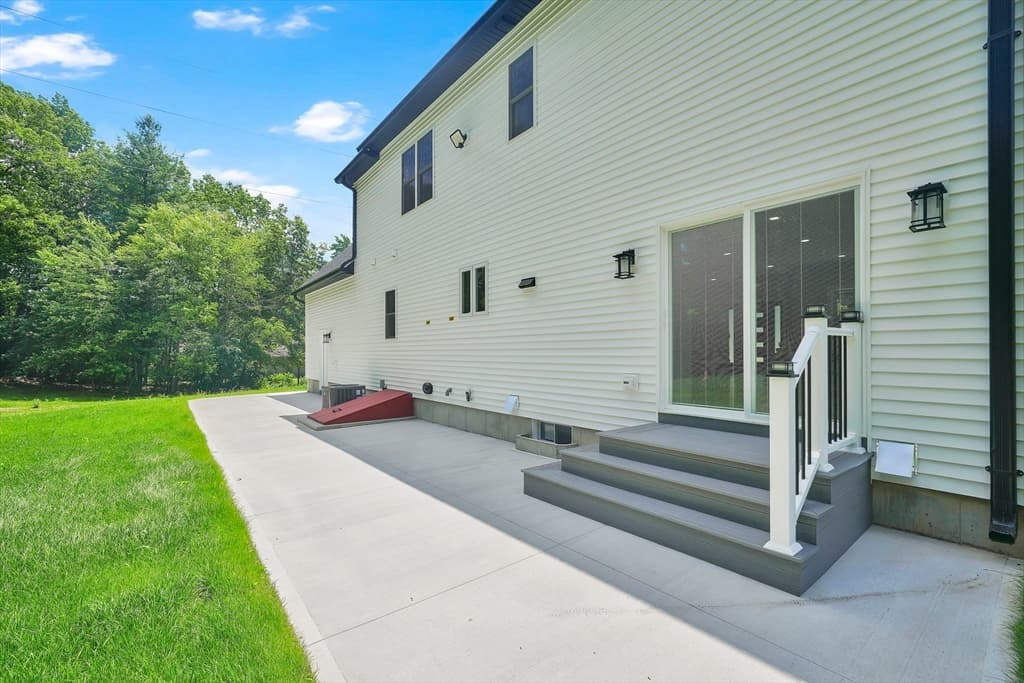 Single Family Residence at 139 Middle Rd, Southampton MA 01073, Southampton, photo 34 of 42