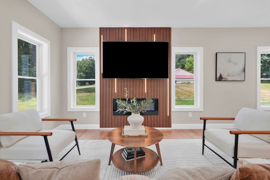 Single Family Residence at 139 Middle Rd, Southampton MA 01073, Southampton, photo 4 of 42