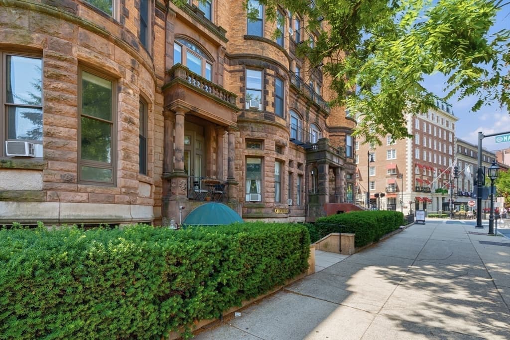 Condominium at 362-366 Commonwealth # 4D, Boston MA 02115, photo 17 of 20