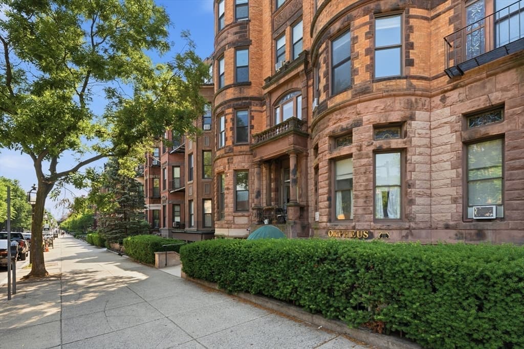 Condominium at 362-366 Commonwealth # 4D, Boston MA 02115, photo 16 of 20