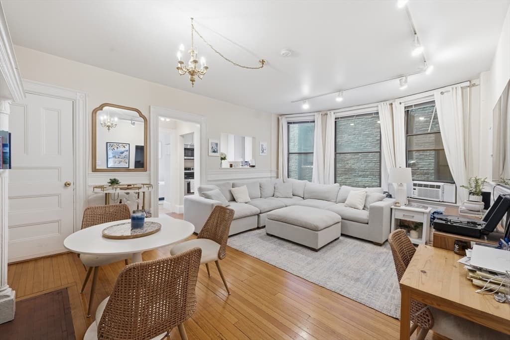 Condominium at 362-366 Commonwealth # 4D, Boston MA 02115, photo 7 of 20
