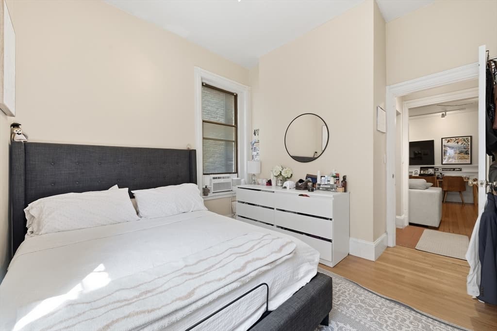 Condominium at 362-366 Commonwealth # 4D, Boston MA 02115, photo 9 of 20