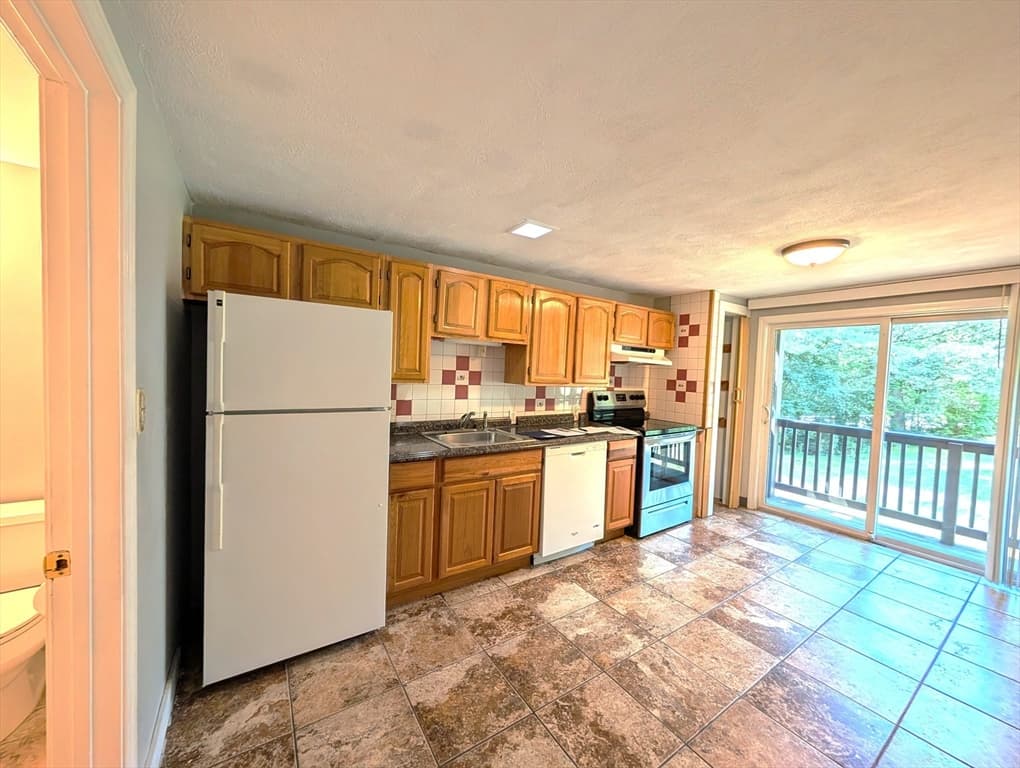 5 Wampus # 4, Acton MA 01720 photo 4