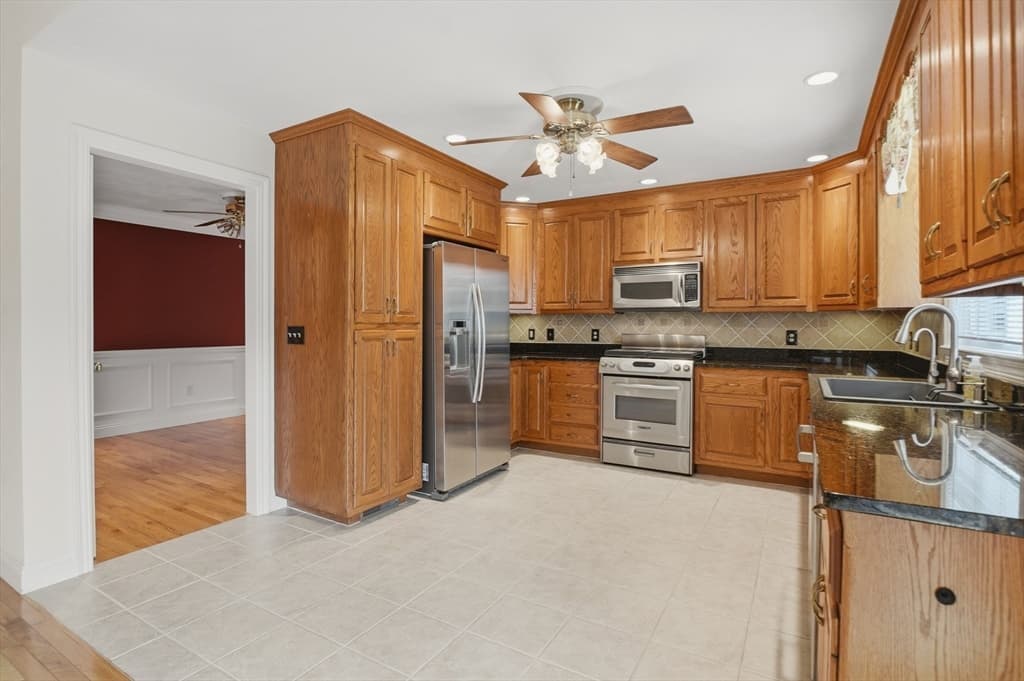 Condominium at 168 Horne Way # 168, Millbury MA 01527, Millbury, photo 11 of 29