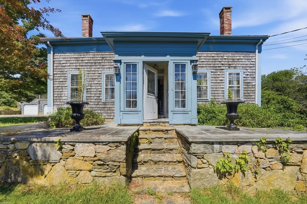 126 Lucy Little Rd, Dartmouth MA 02747