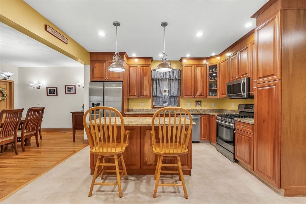 Single Family Residence at 13 Oak St, Boston MA 02129, Boston, photo 13 of 30