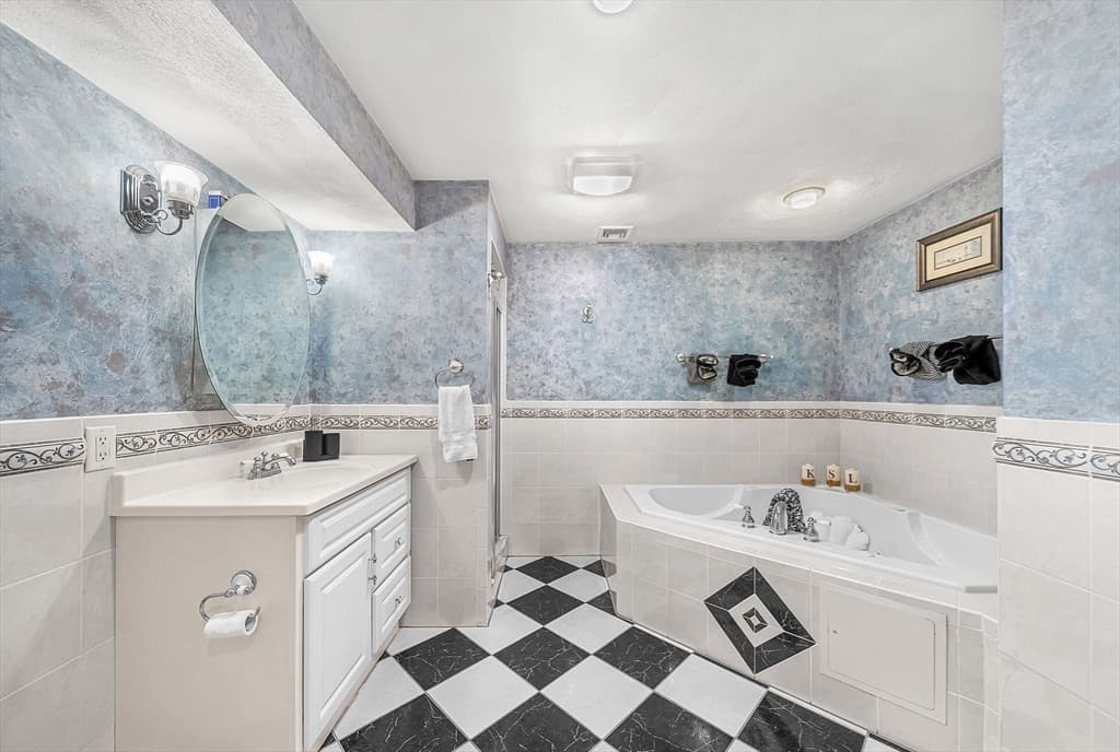 Single Family Residence at 13 Oak St, Boston MA 02129, Boston, photo 22 of 30
