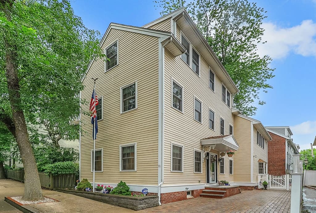 13 Oak St, Boston MA 02129