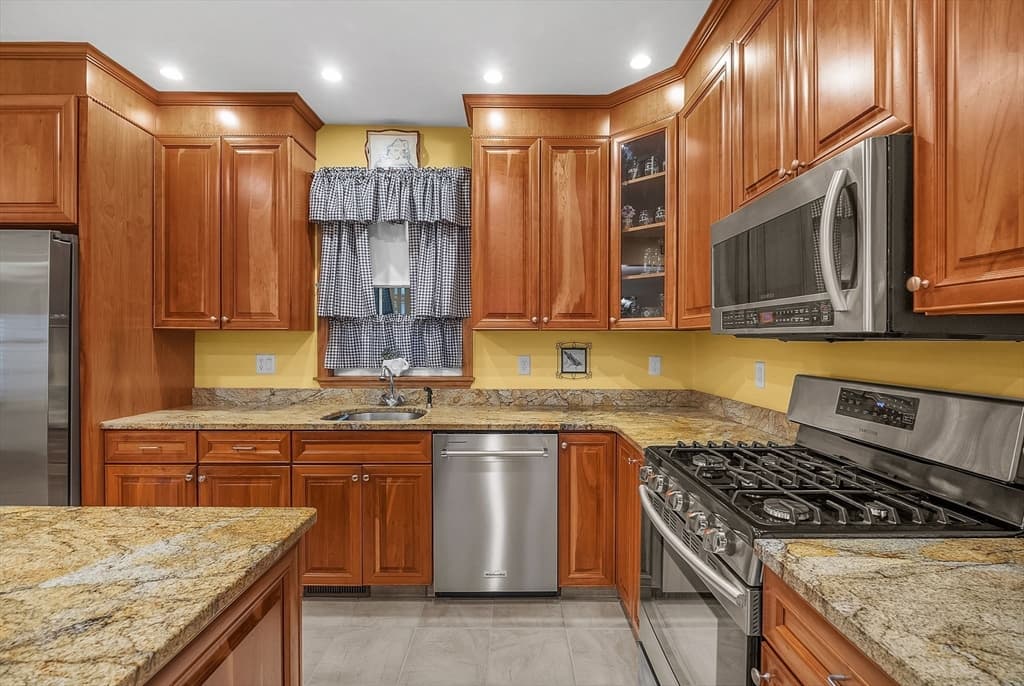 Single Family Residence at 13 Oak St, Boston MA 02129, Boston, photo 15 of 30