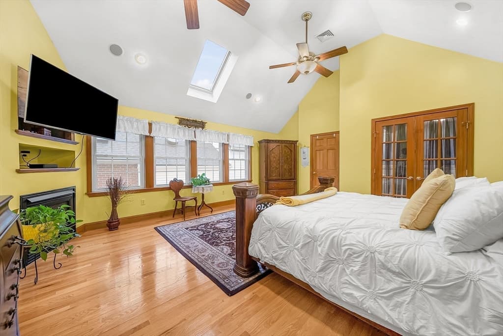 Single Family Residence at 13 Oak St, Boston MA 02129, Boston, photo 21 of 30