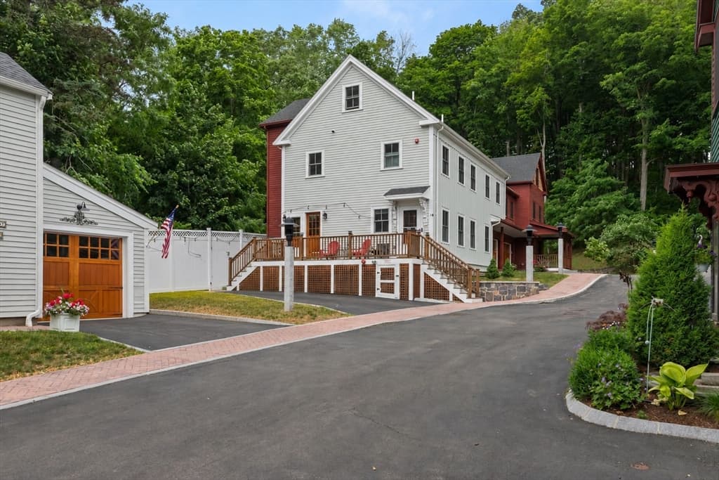 Condominium at 83 High Street # 4, Ipswich MA 01938, photo 2 of 34