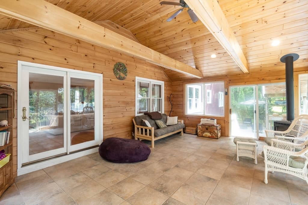 Single Family Residence at 6 Nicholas Dr, Franklin MA 02038, photo 15 of 22