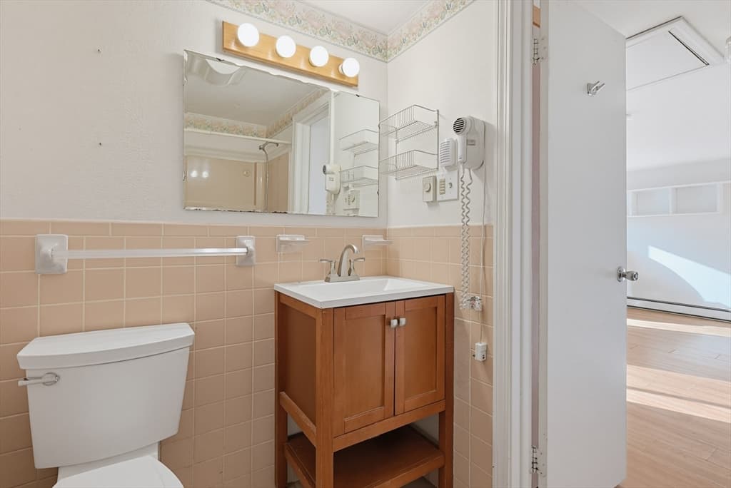 Condominium at 18 Cobb Ave # 18, Yarmouth MA 02675, Yarmouth, photo 13 of 29