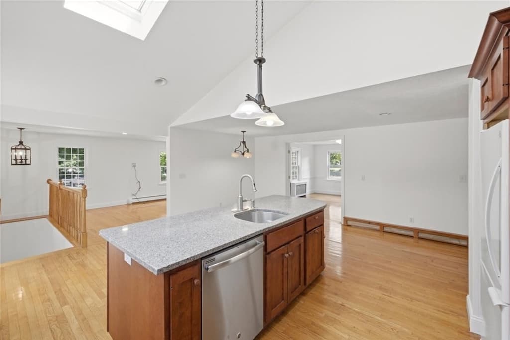 Single Family Residence at 320 First Parish Rd, Scituate MA 02066, photo 13 of 34