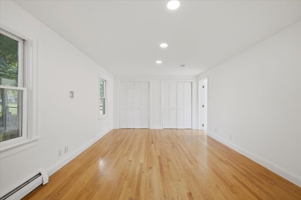 Single Family Residence at 320 First Parish Rd, Scituate MA 02066, photo 18 of 34