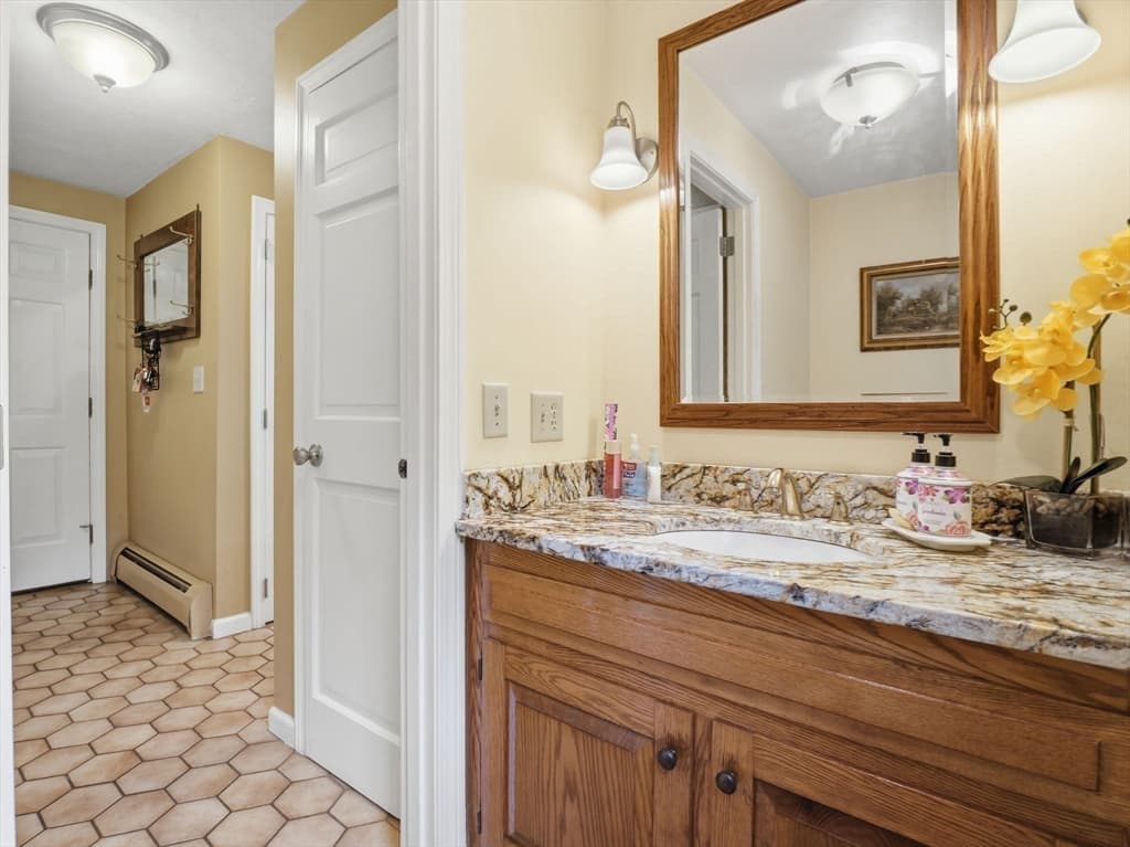 293 Davis Street, Northborough MA 01532 photo 22