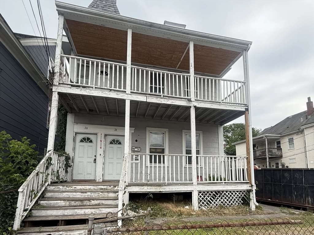 74-76 Walker St, Lowell MA 01854