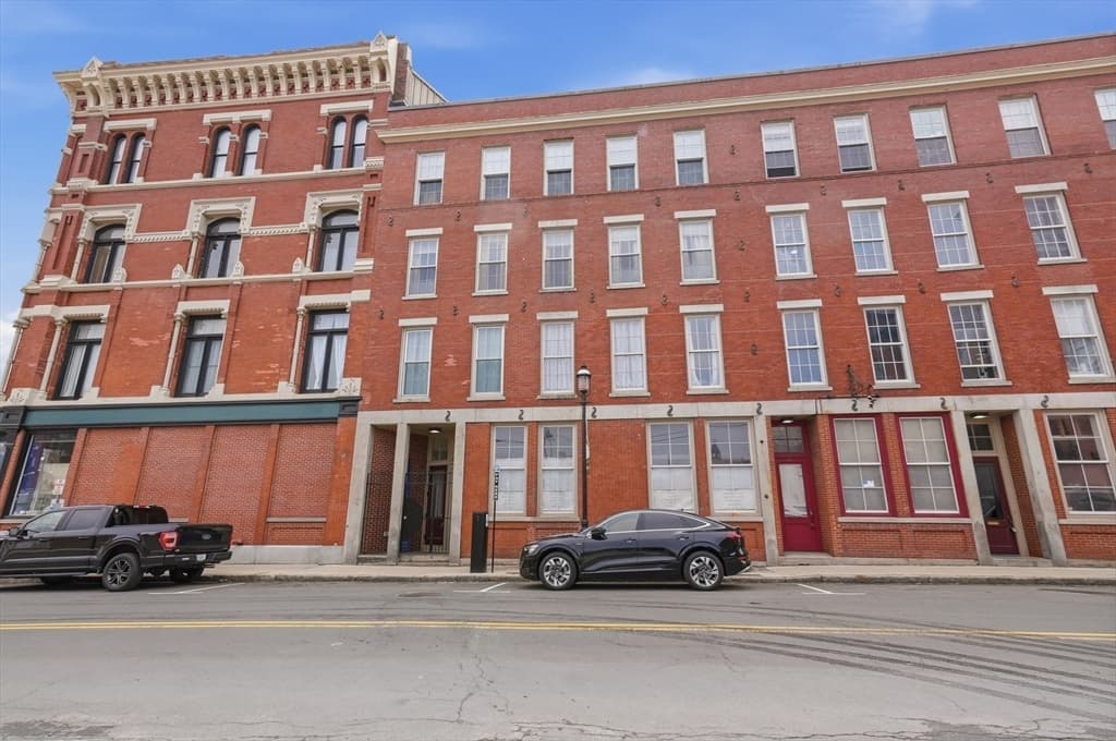 Condominium at 219 Central St # 3E, Lowell MA 01852, Lowell, photo 2 of 22
