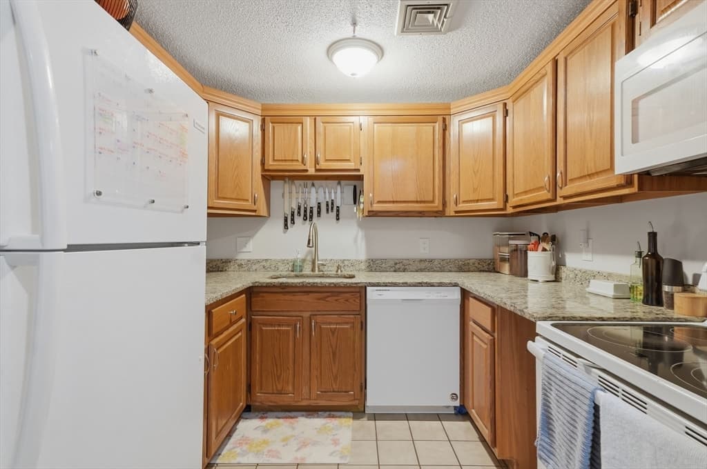 Condominium at 219 Central St # 3E, Lowell MA 01852, Lowell, photo 10 of 22
