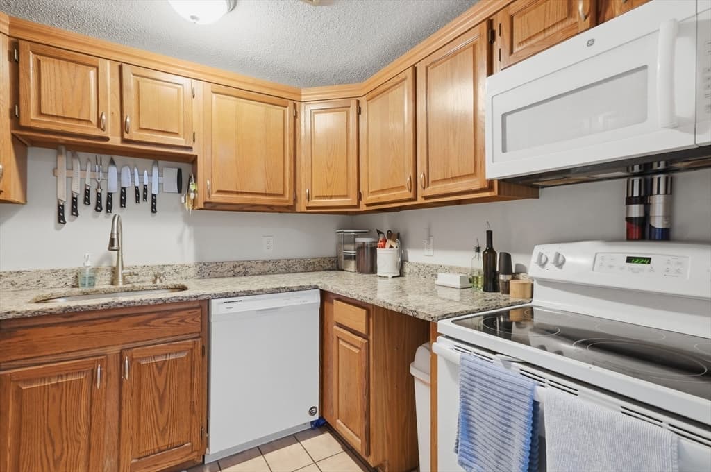 Condominium at 219 Central St # 3E, Lowell MA 01852, Lowell, photo 11 of 22