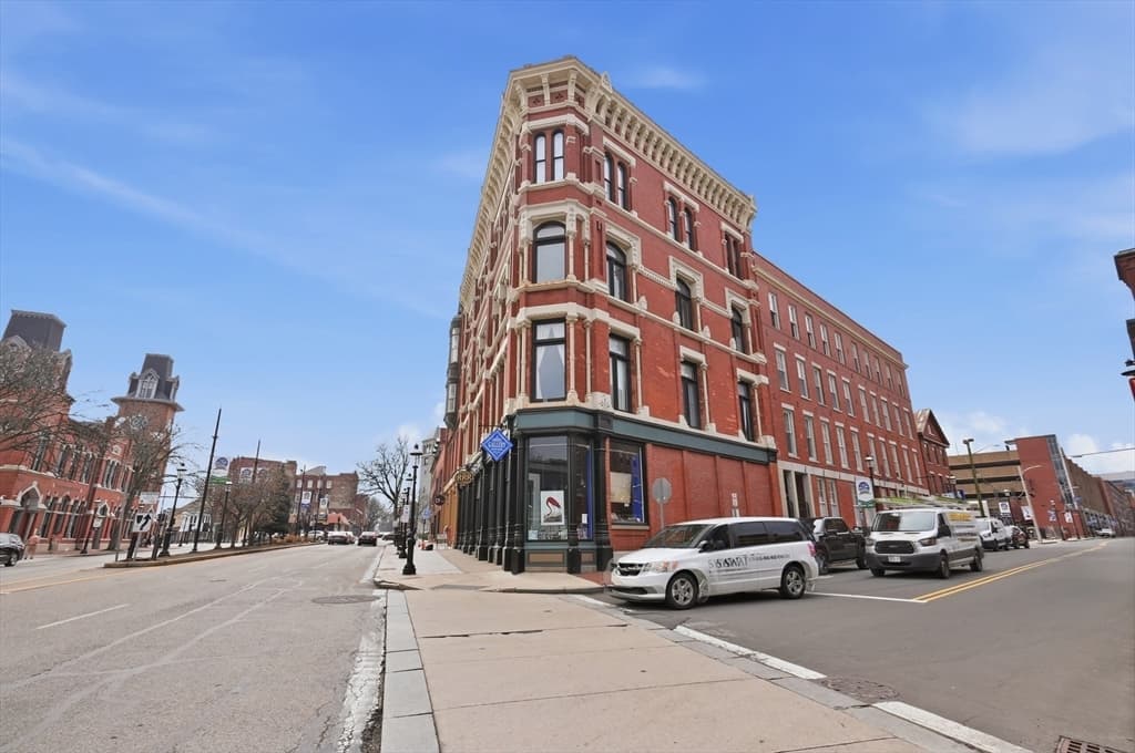 Condominium at 219 Central St # 3E, Lowell MA 01852, Lowell, photo 21 of 22